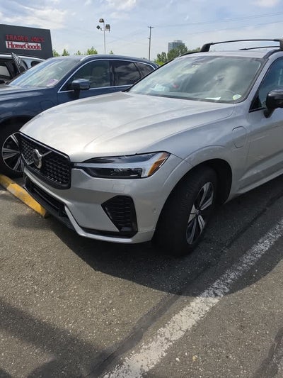 2024 Volvo XC60 Recharge Plug-In Hybrid Plus Dark Theme