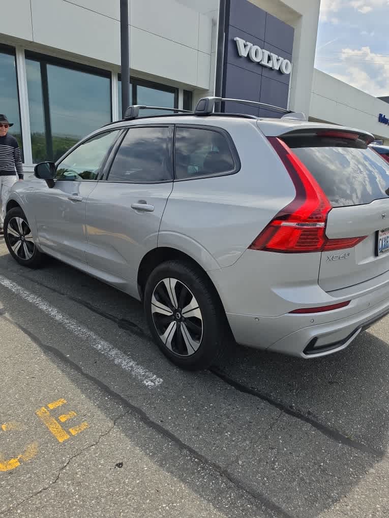 2024 Volvo XC60 Recharge Plug-In Hybrid Plus Dark Theme