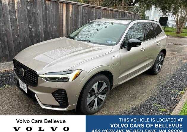 2024 Volvo XC60 Recharge Plug-In Hybrid Plus Dark Theme
