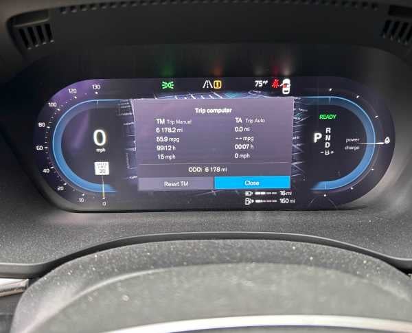 2024 Volvo XC60 Recharge Plug-In Hybrid Plus Dark Theme