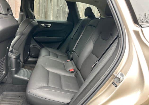 2024 Volvo XC60 Recharge Plug-In Hybrid Plus Dark Theme