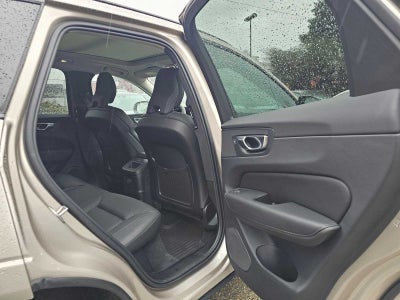 2024 Volvo XC60 Recharge Plug-In Hybrid Plus Dark Theme