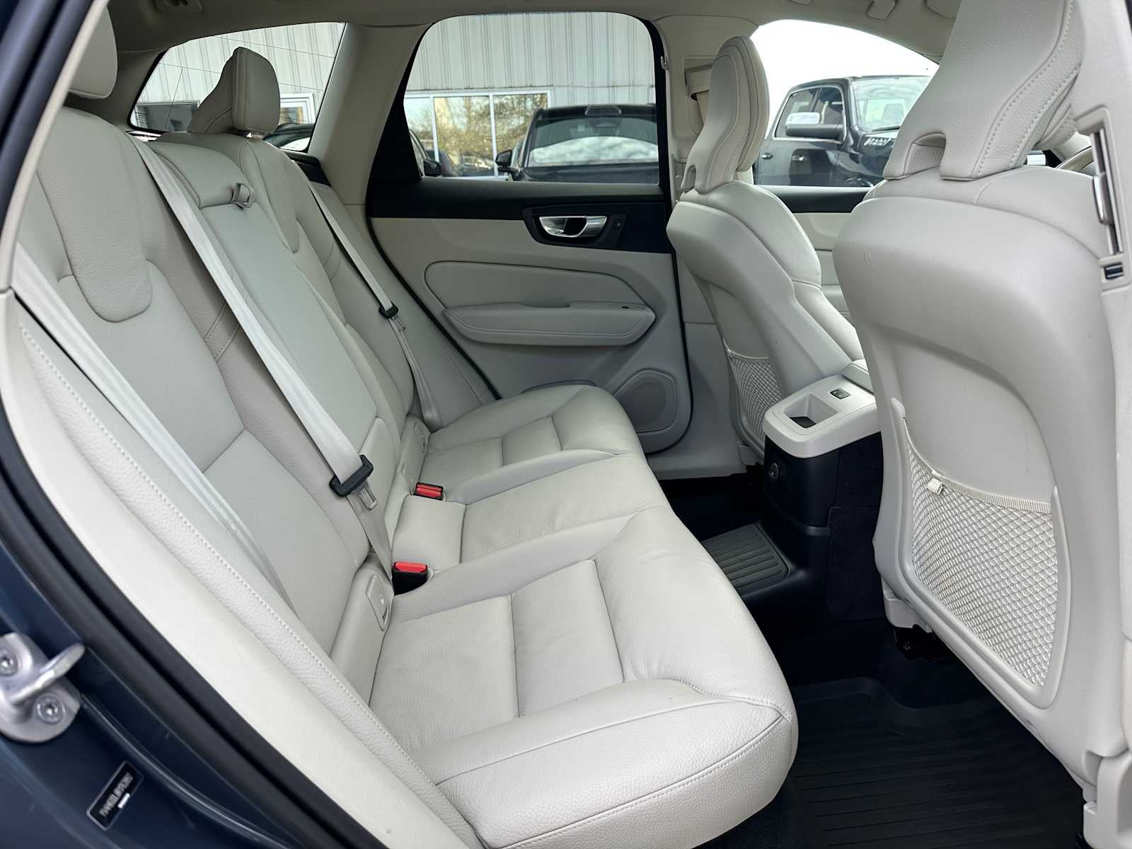 2024 Volvo XC60 Recharge Plug-In Hybrid Plus Dark Theme