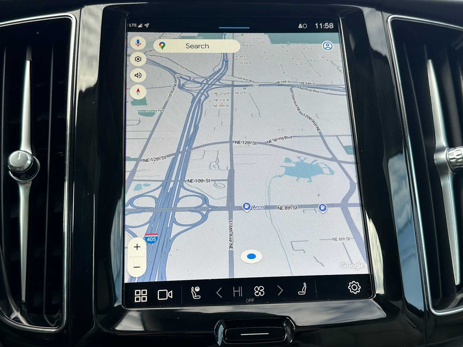 2024 Volvo XC60 Recharge Plug-In Hybrid Plus Dark Theme