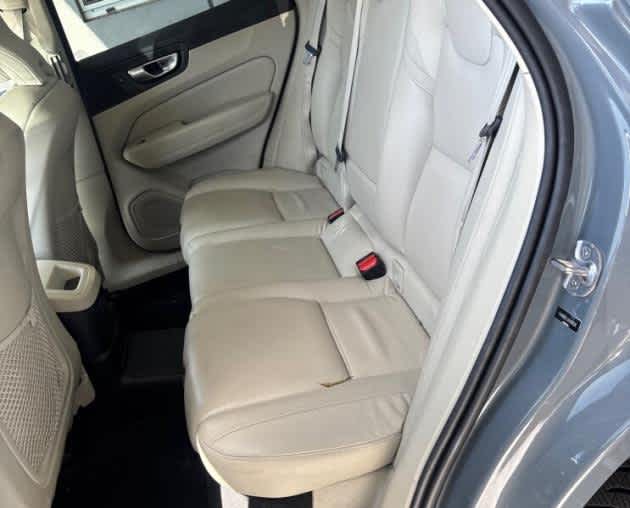 2024 Volvo XC60 Recharge Plug-In Hybrid Plus Dark Theme