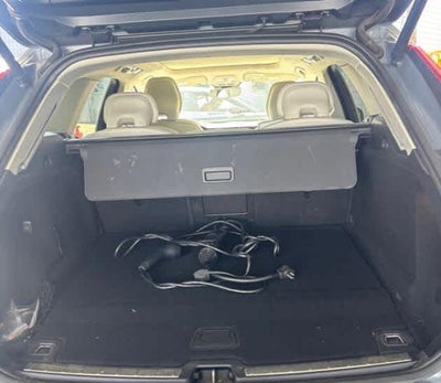 2024 Volvo XC60 Recharge Plug-In Hybrid Plus Dark Theme
