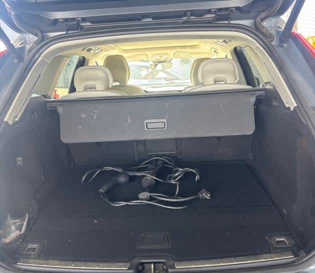 2024 Volvo XC60 Recharge Plug-In Hybrid Plus Dark Theme