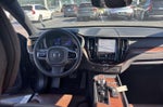 2024 Volvo XC60 Recharge Plug-In Hybrid Ultimate Dark Theme