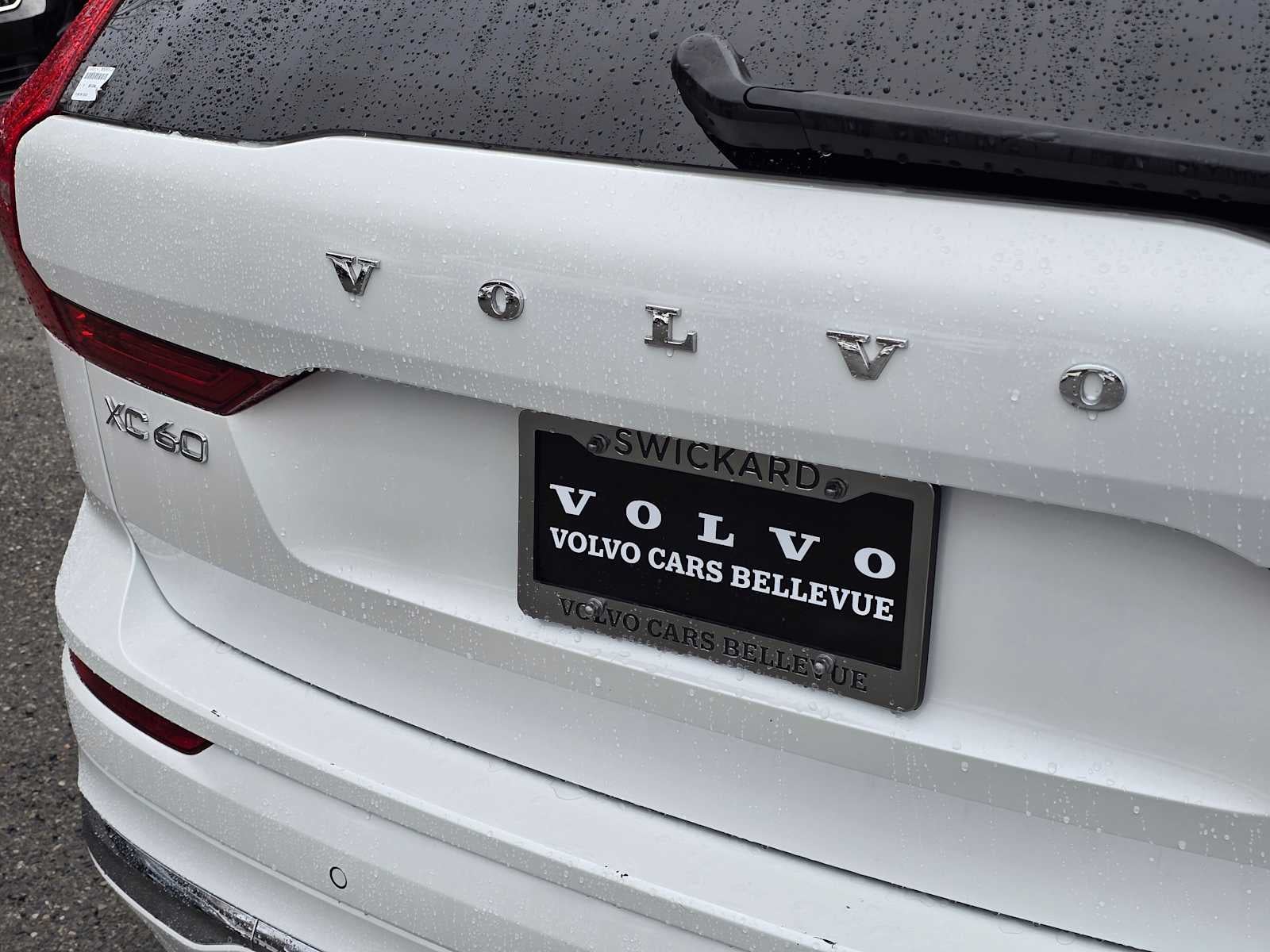 2023 Volvo XC60 Recharge Plug-In Hybrid Plus Bright Theme