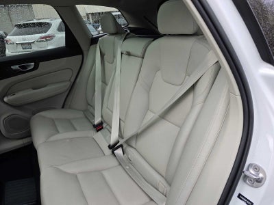 2023 Volvo XC60 Recharge Plug-In Hybrid Plus Bright Theme