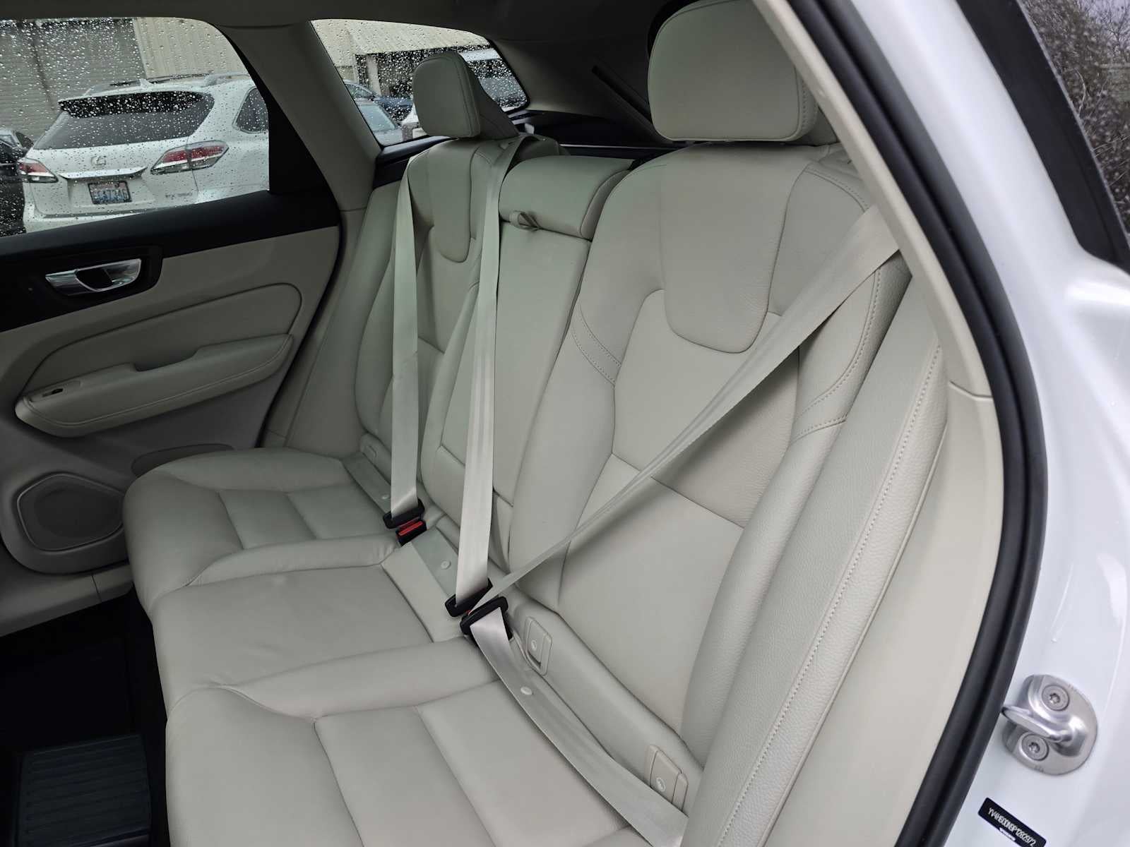 2023 Volvo XC60 Recharge Plug-In Hybrid Plus Bright Theme