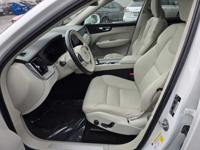 2023 Volvo XC60 Recharge Plug-In Hybrid Plus Bright Theme