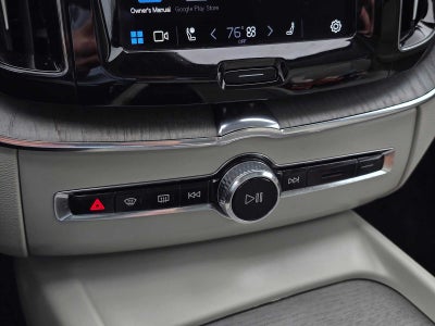 2023 Volvo XC60 Recharge Plug-In Hybrid Plus Bright Theme