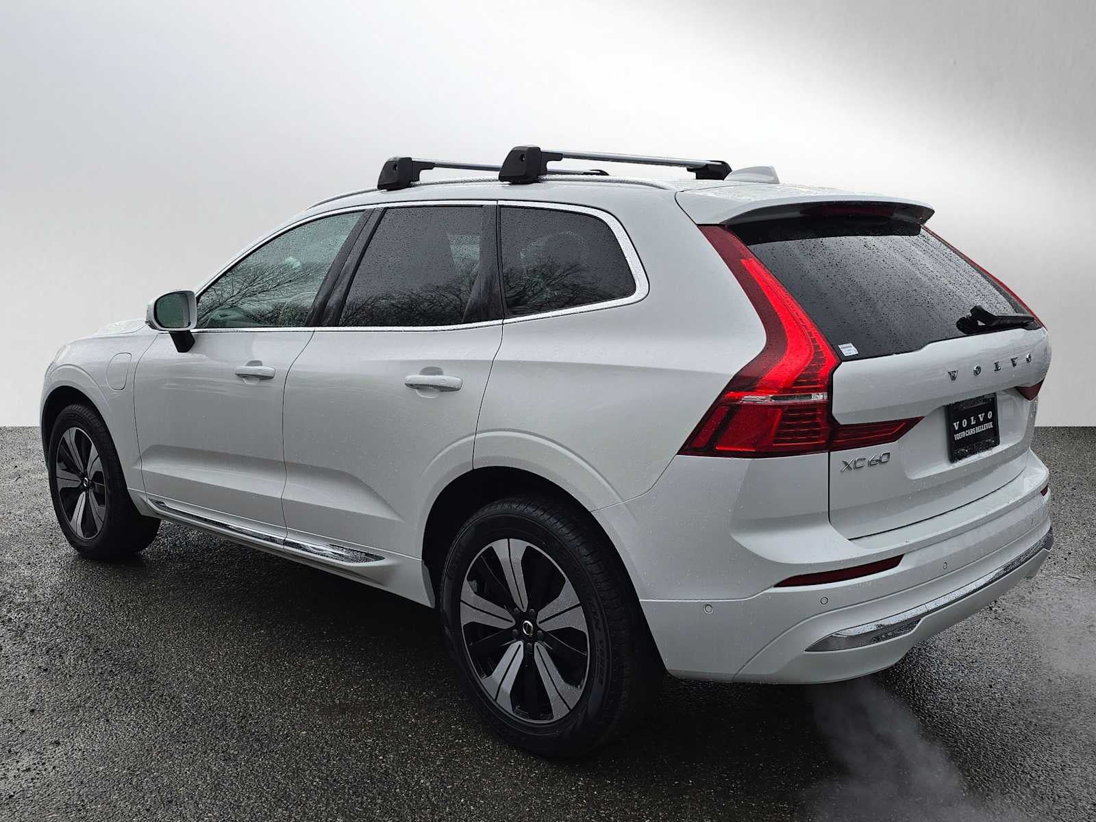 2023 Volvo XC60 Recharge Plug-In Hybrid Plus Bright Theme