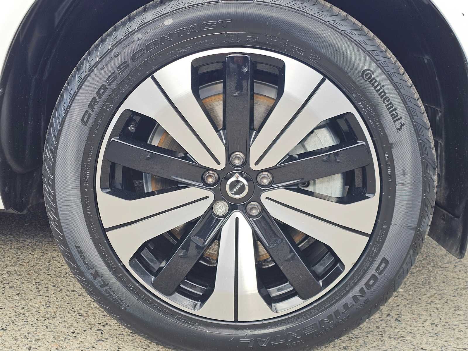 2023 Volvo XC60 Recharge Plug-In Hybrid Core Bright Theme