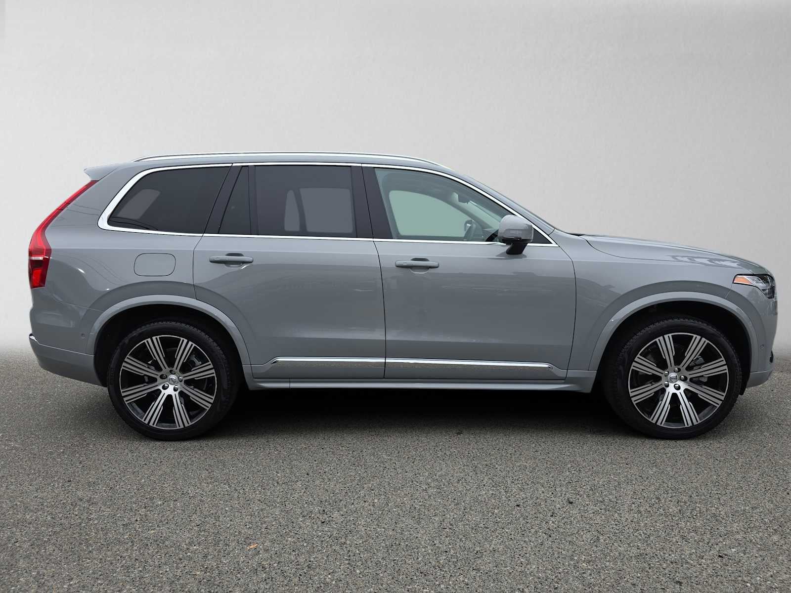 2025 Volvo XC90 Plug-In Hybrid Plus