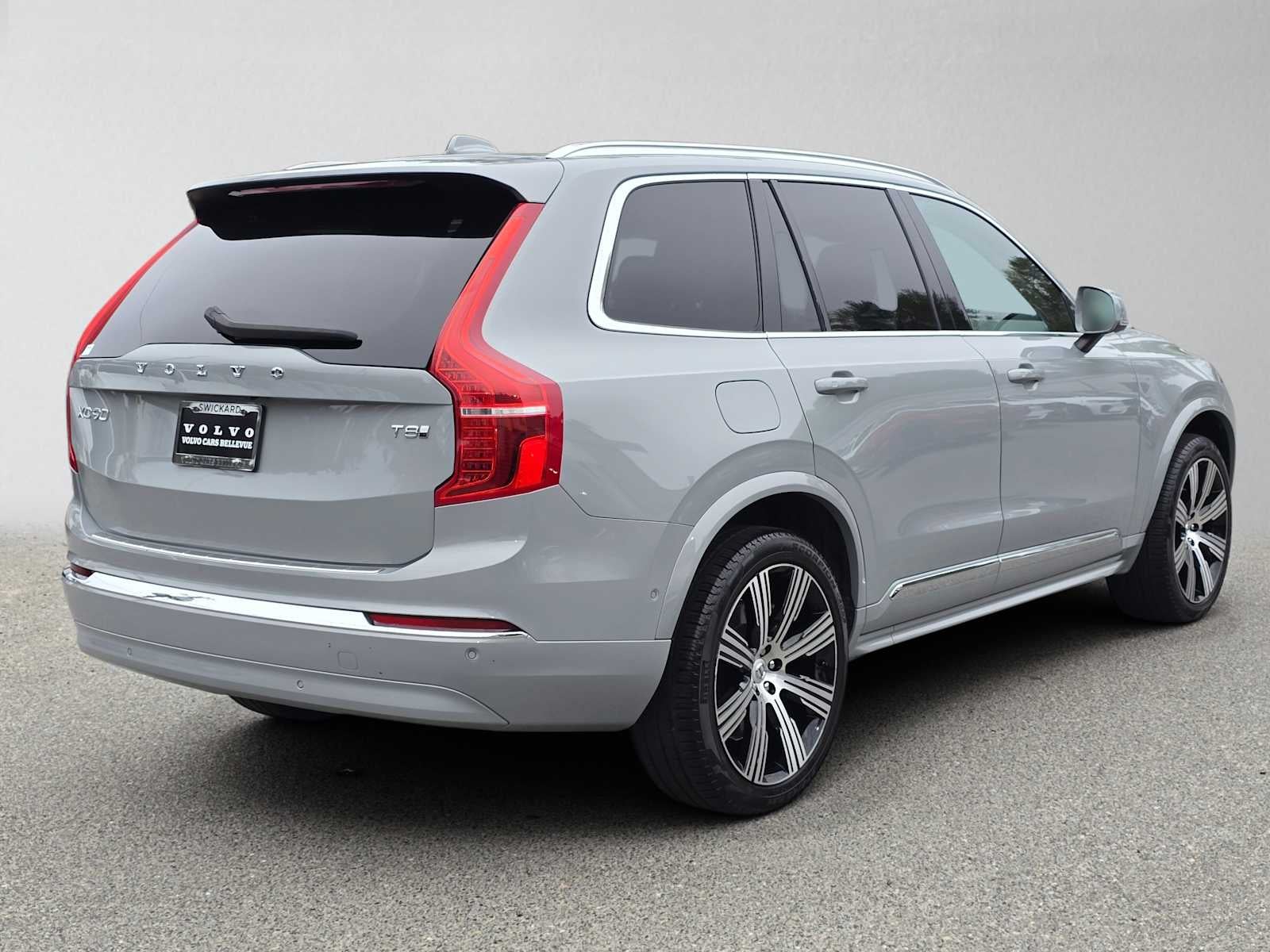2025 Volvo XC90 Plug-In Hybrid Plus