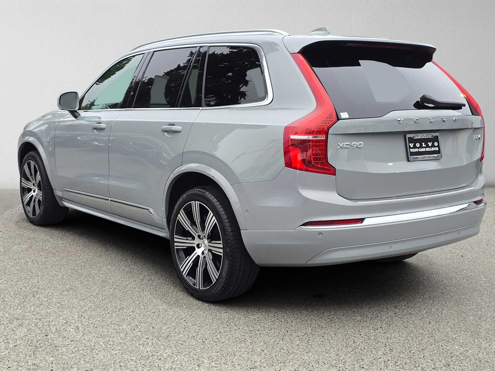 2025 Volvo XC90 Plug-In Hybrid Plus