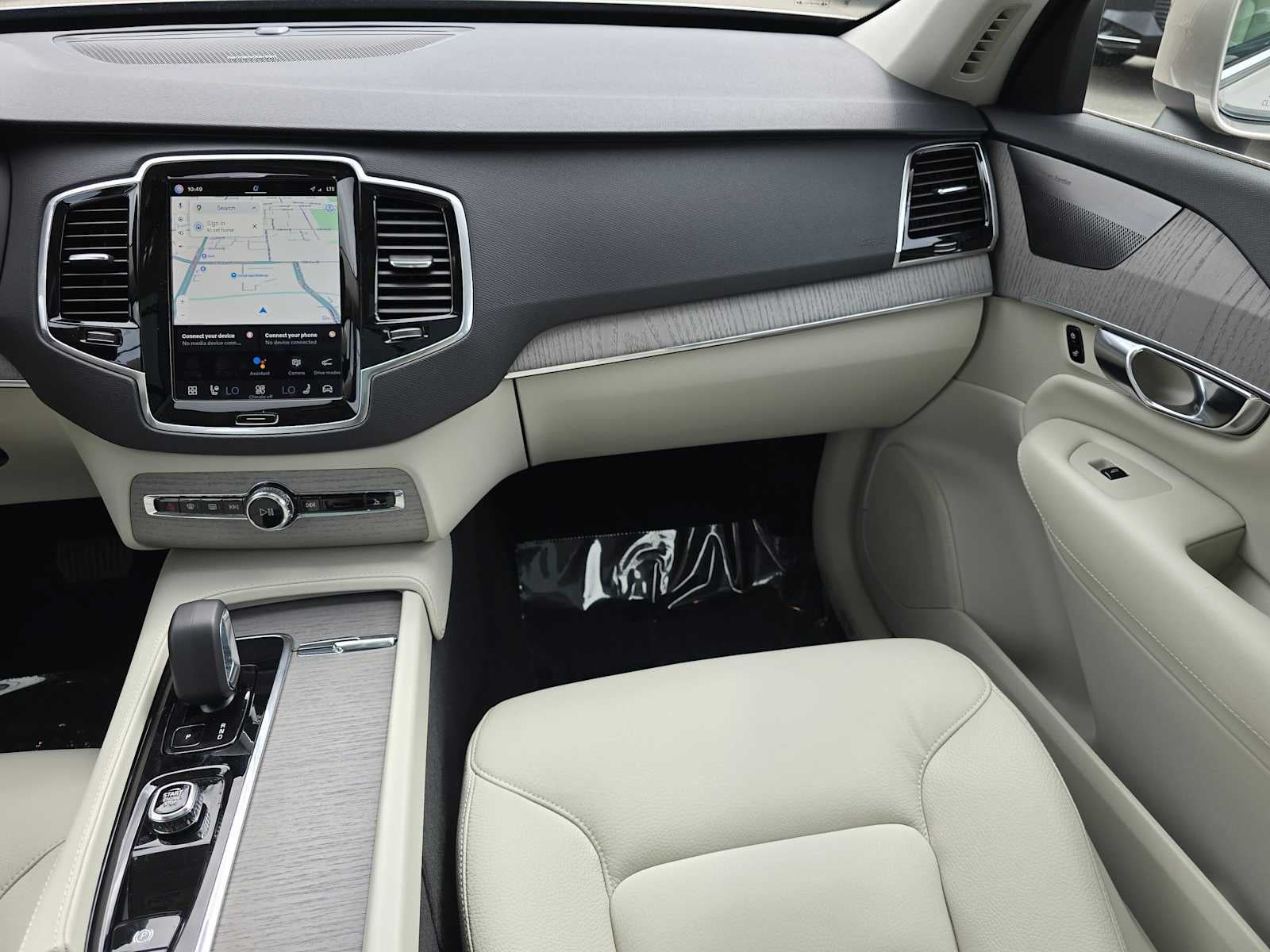 2025 Volvo XC90 Plug-In Hybrid Plus