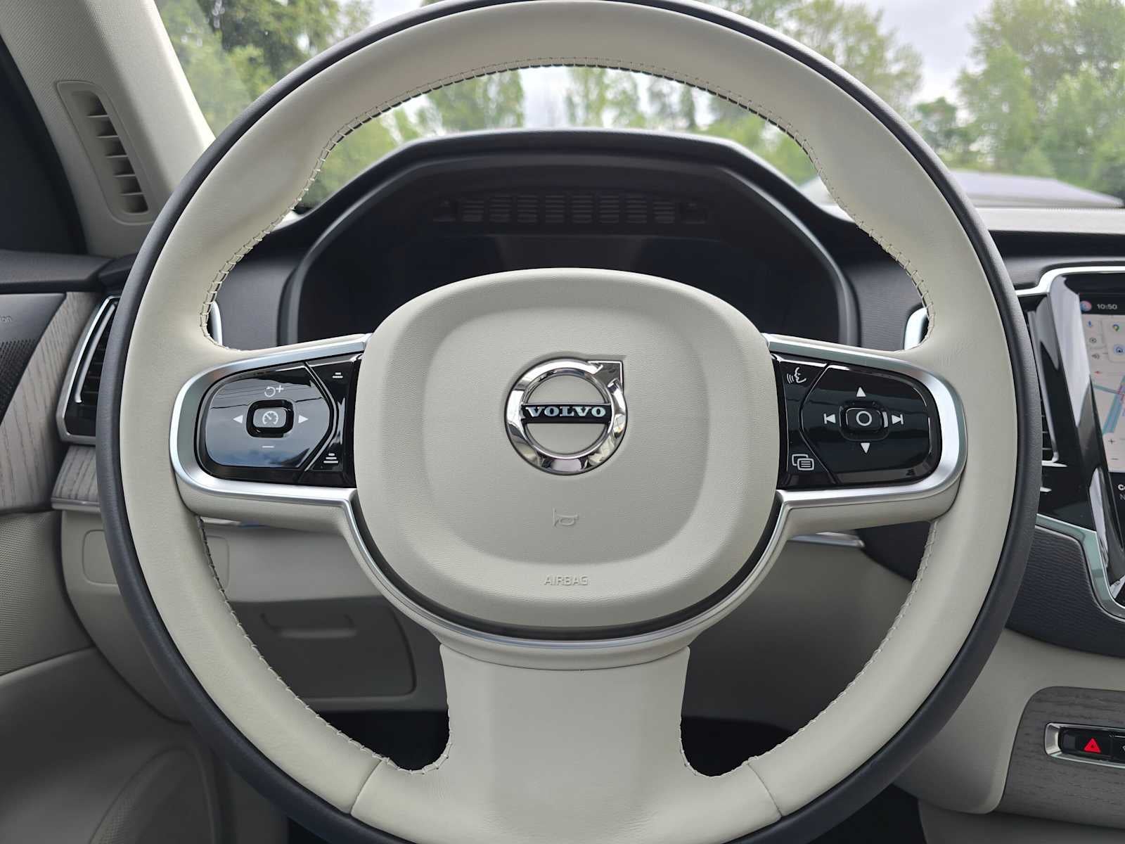 2025 Volvo XC90 Plug-In Hybrid Plus