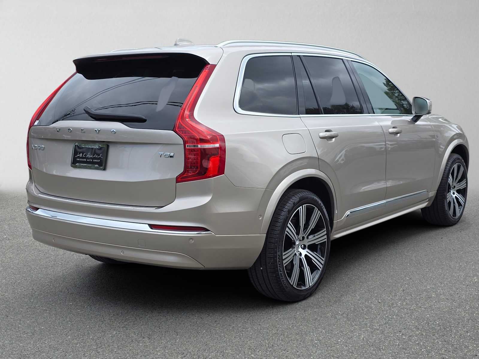2025 Volvo XC90 Plug-In Hybrid Plus