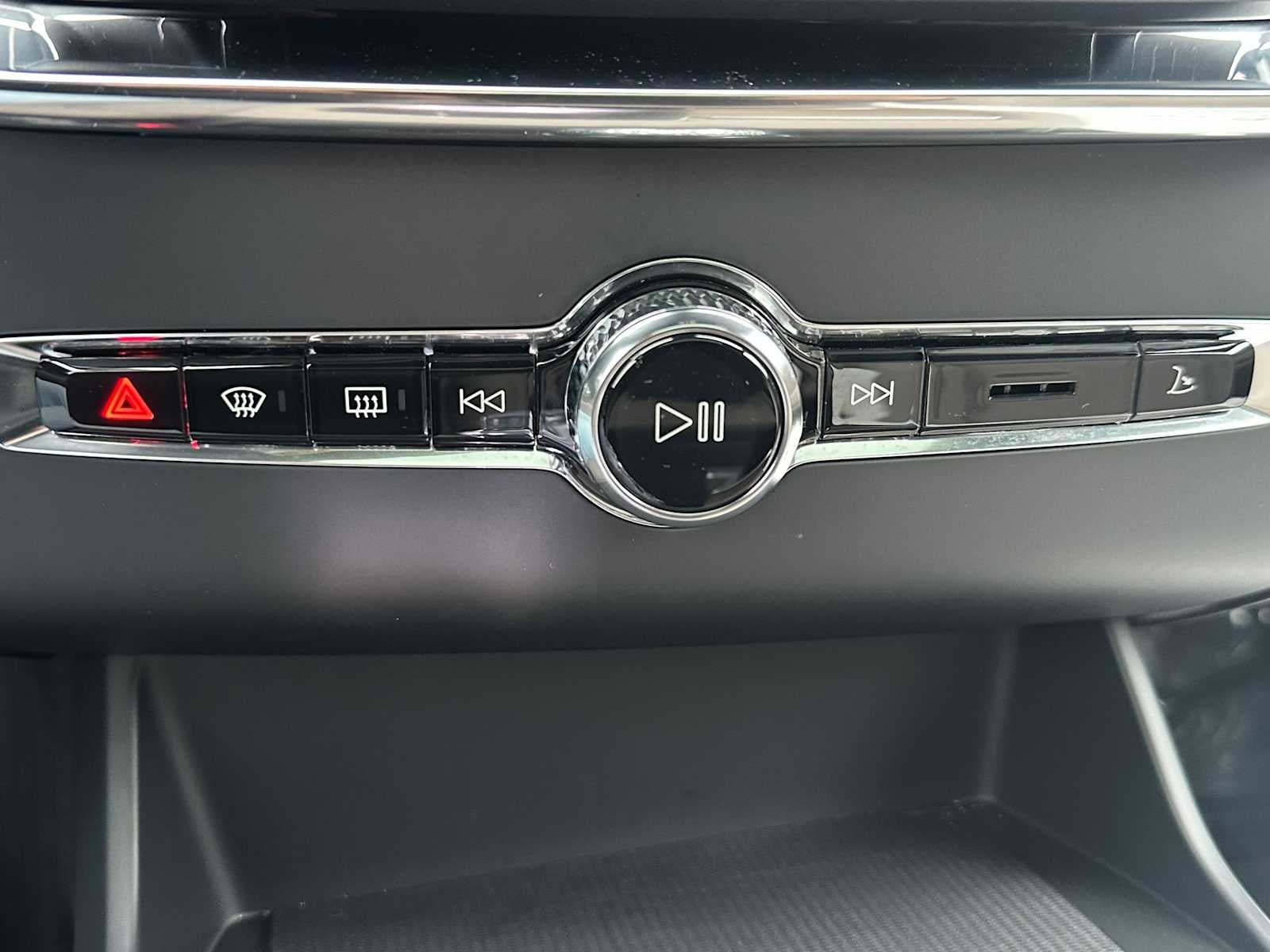 2025 Volvo XC90 Plug-In Hybrid Ultra