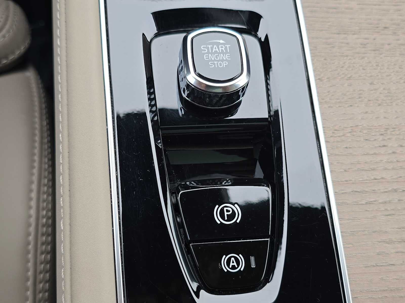 2025 Volvo XC90 Plug-In Hybrid Ultra