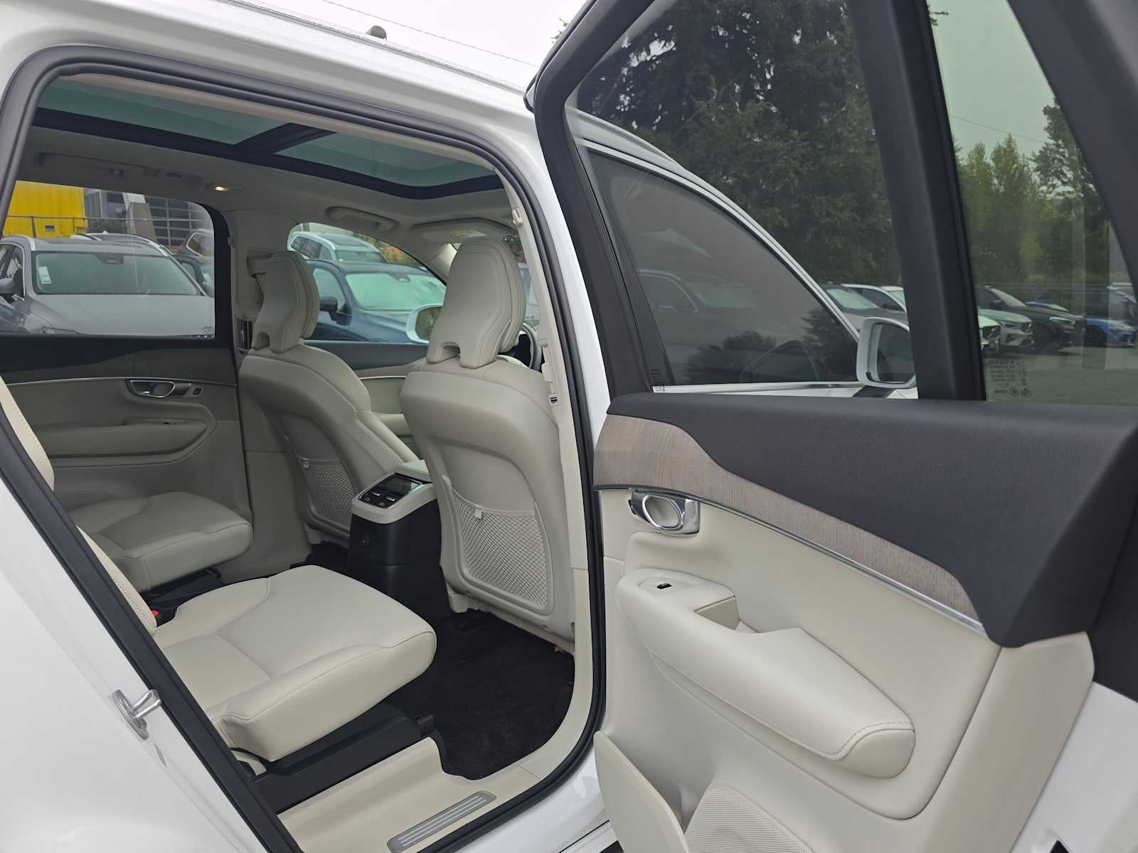 2024 Volvo XC90 Recharge Plug-In Hybrid Plus