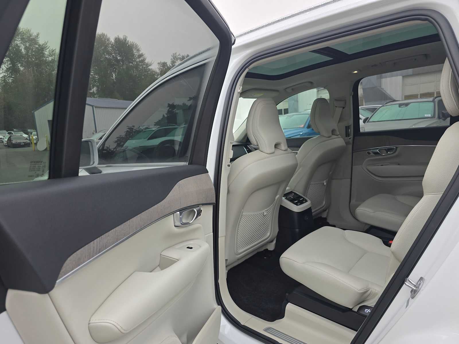 2024 Volvo XC90 Recharge Plug-In Hybrid Plus
