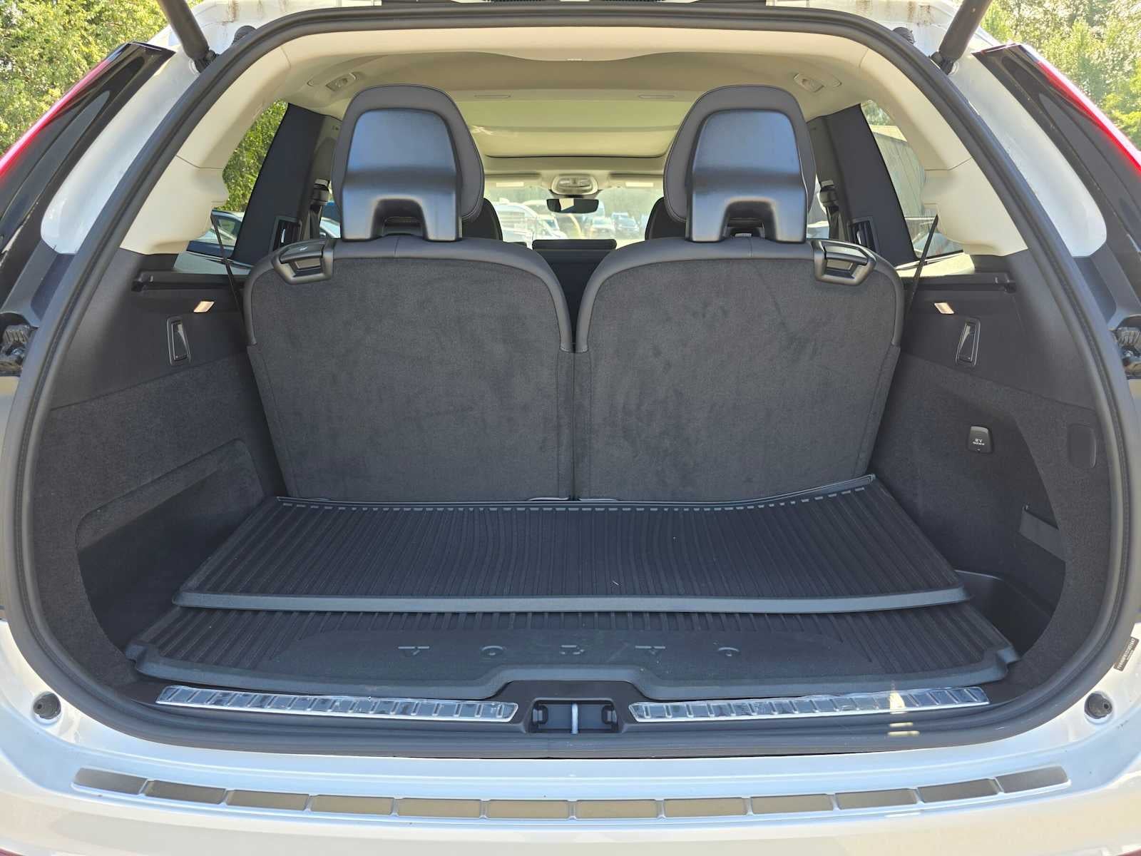 2025 Volvo XC90 Plug-In Hybrid Plus