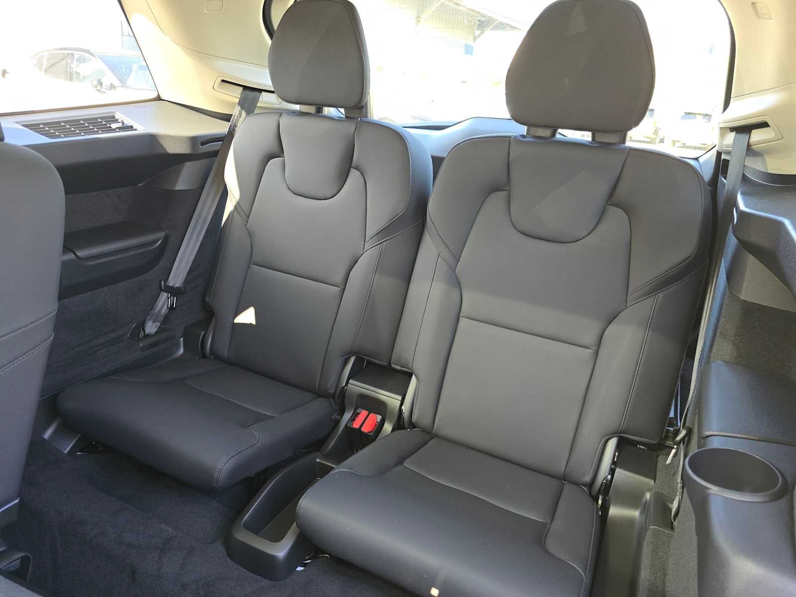 2025 Volvo XC90 Plug-In Hybrid Plus