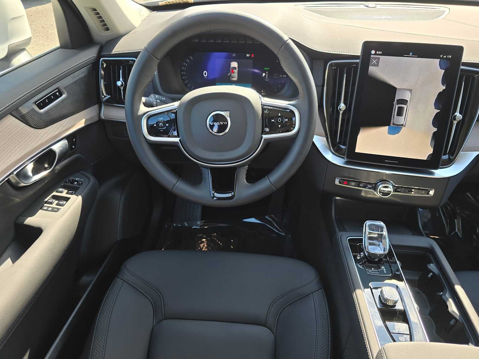 2025 Volvo XC90 Plug-In Hybrid Plus