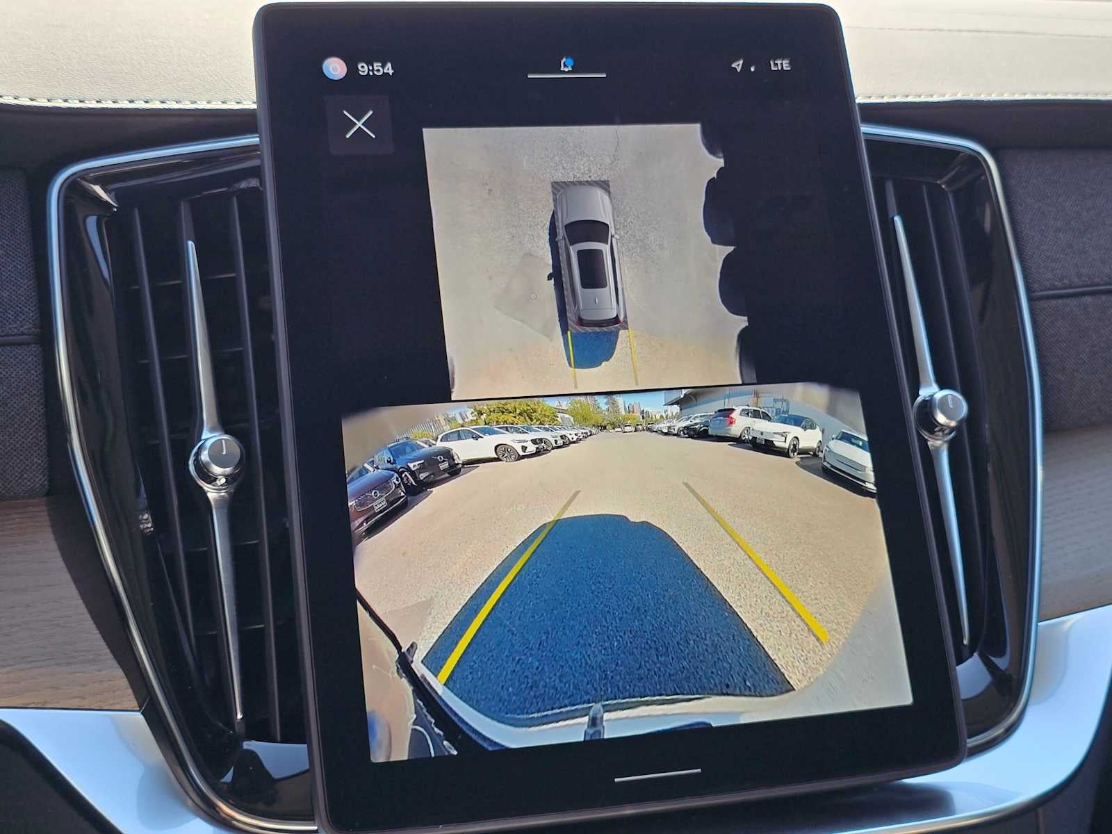 2025 Volvo XC90 Plug-In Hybrid Plus