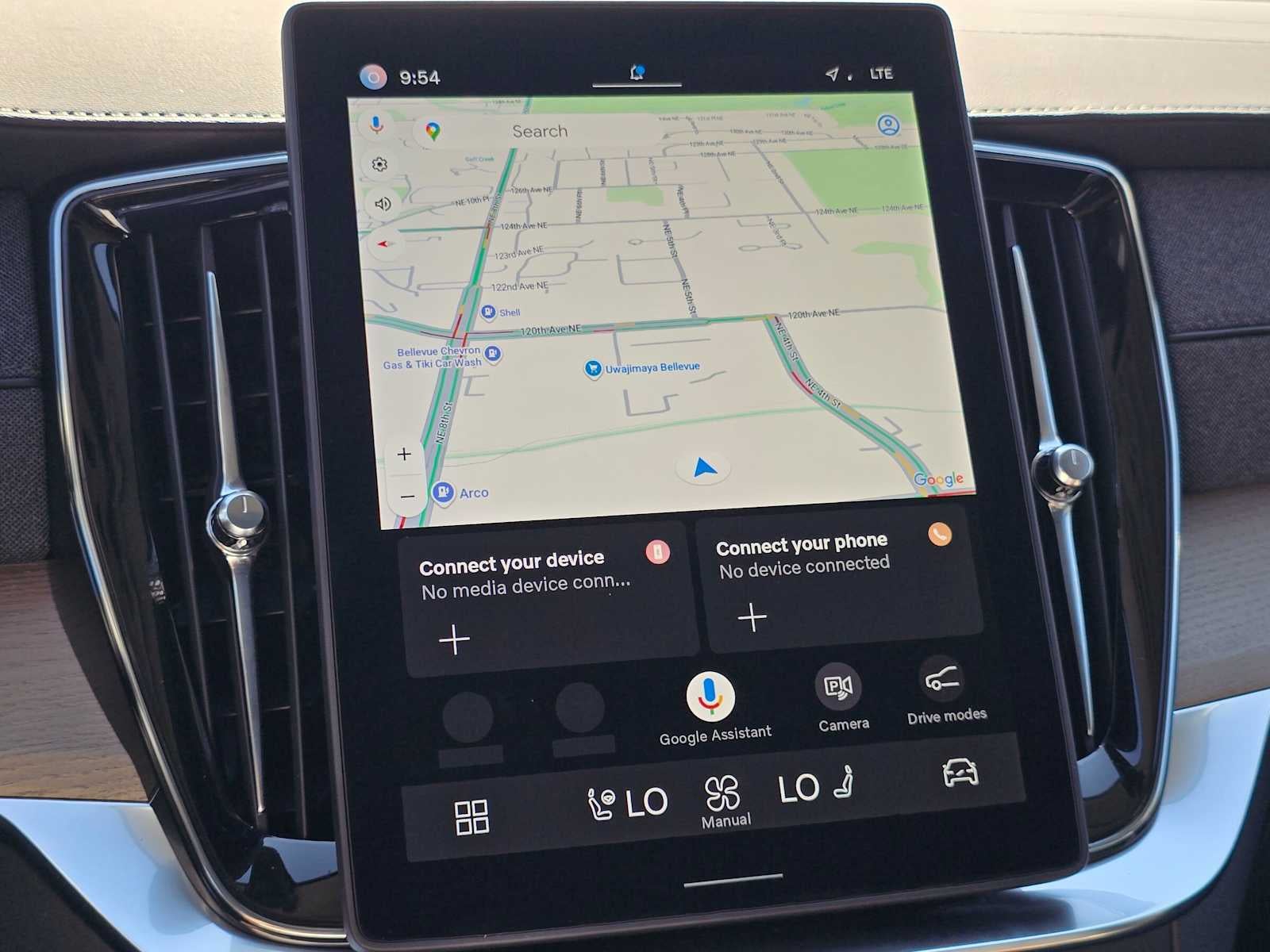 2025 Volvo XC90 Plug-In Hybrid Plus