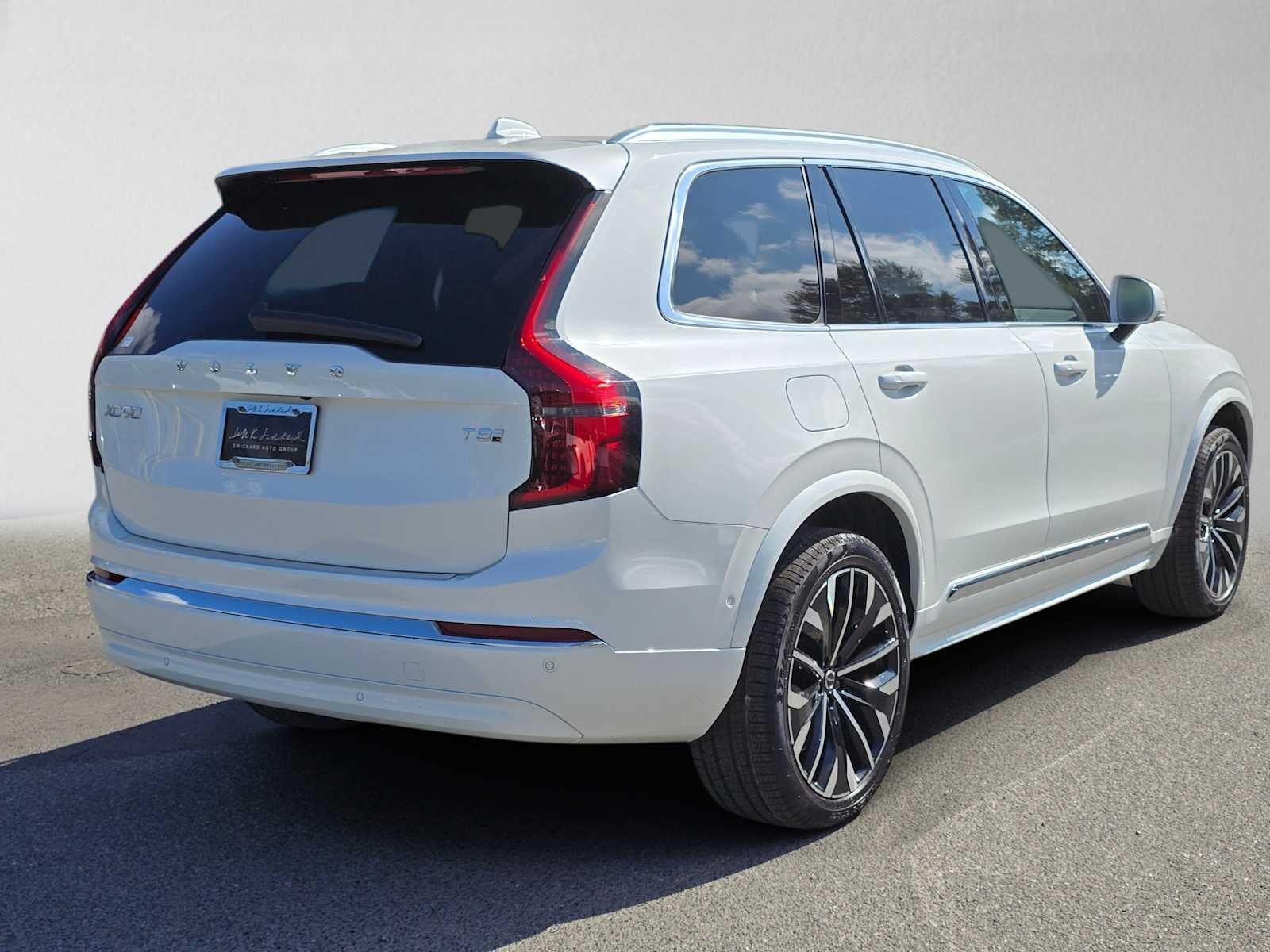 2025 Volvo XC90 Plug-In Hybrid Plus