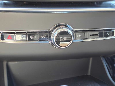 2025 Volvo XC90 Plug-In Hybrid Plus