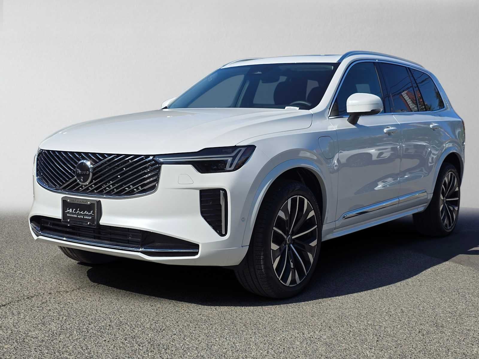 2025 Volvo XC90 Plug-In Hybrid Plus