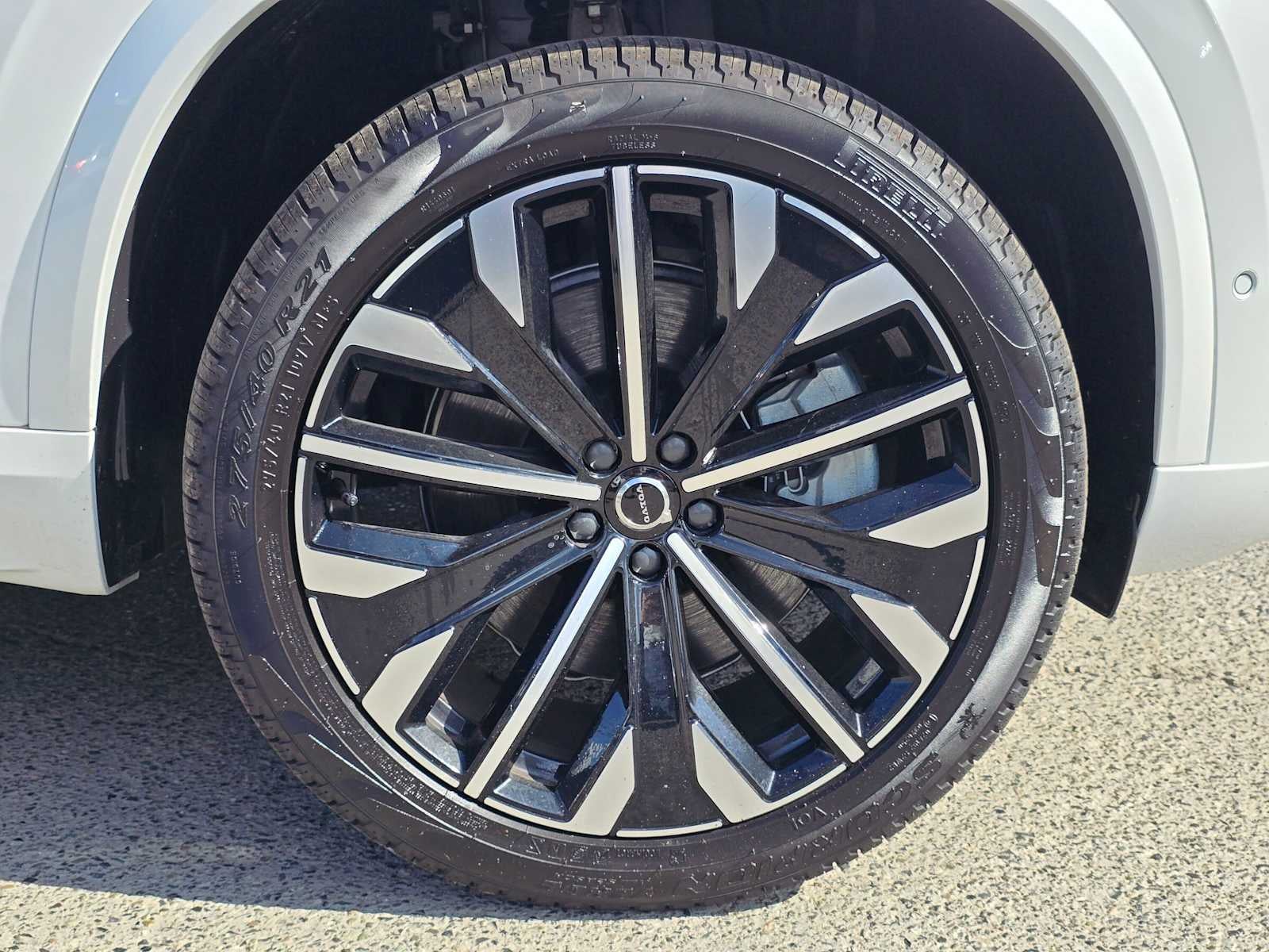 2025 Volvo XC90 Plug-In Hybrid Plus