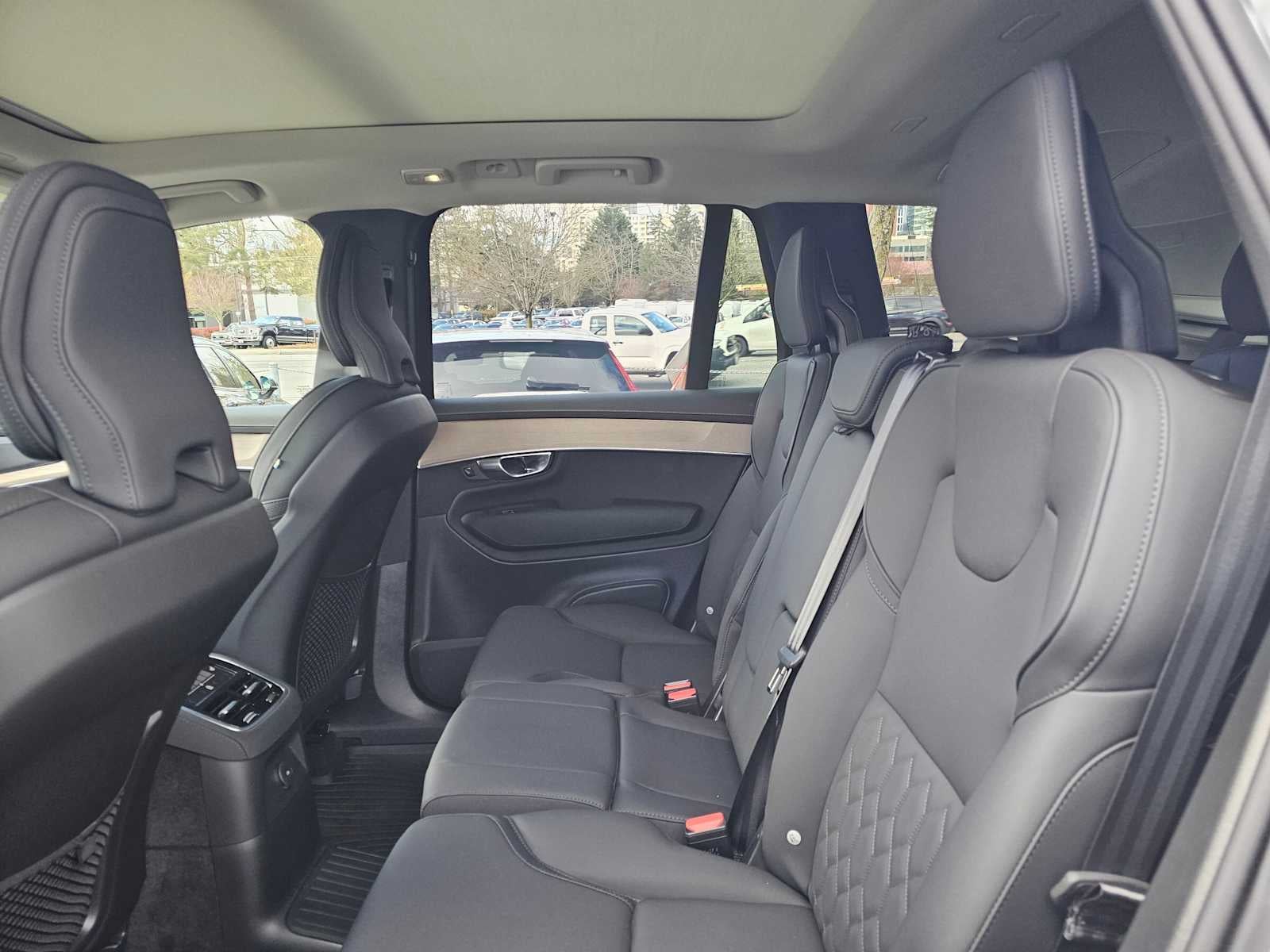 2025 Volvo XC90 Plug-In Hybrid Plus