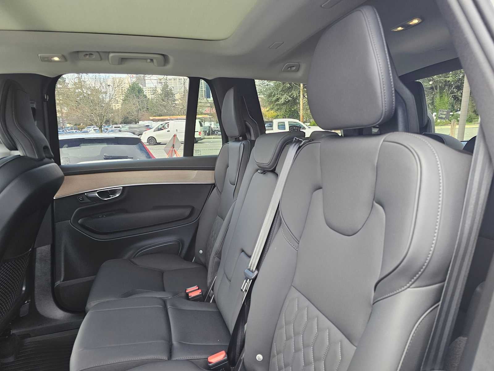 2025 Volvo XC90 Plug-In Hybrid Plus