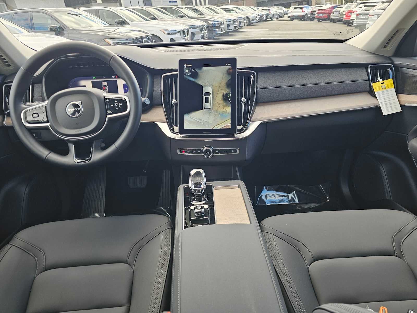 2025 Volvo XC90 Plug-In Hybrid Plus