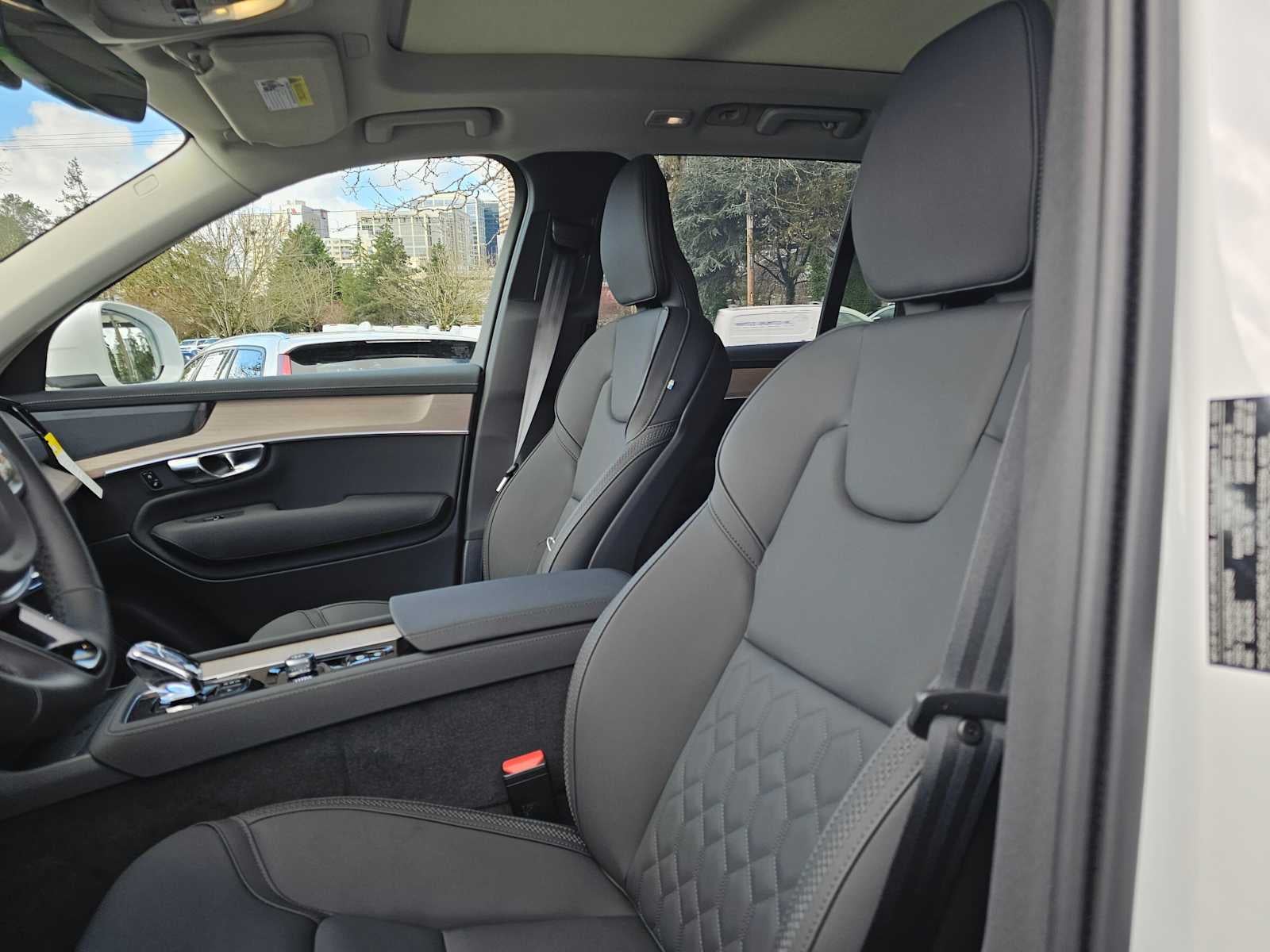 2025 Volvo XC90 Plug-In Hybrid Plus