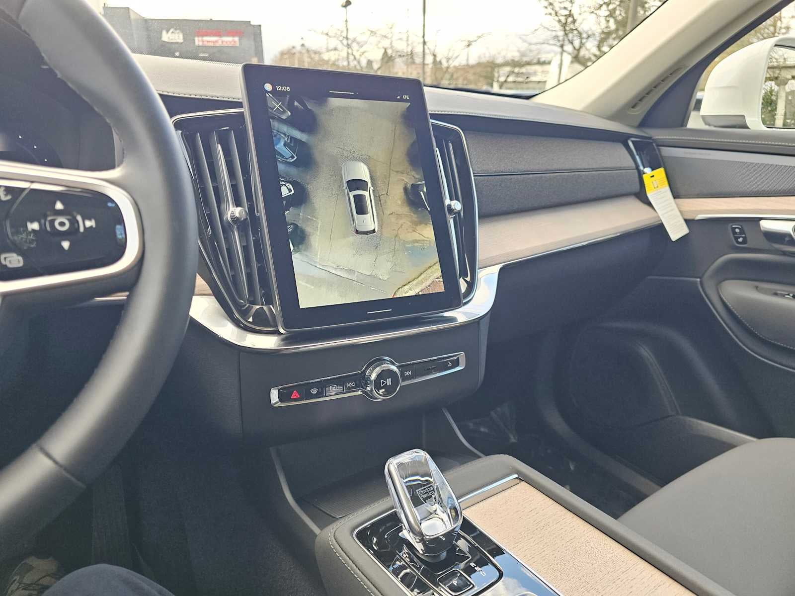 2025 Volvo XC90 Plug-In Hybrid Plus