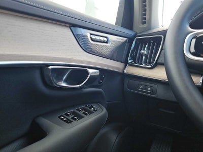 2025 Volvo XC90 Plug-In Hybrid Plus