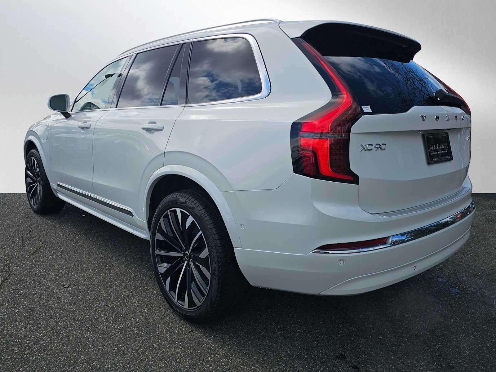2025 Volvo XC90 Plug-In Hybrid Plus