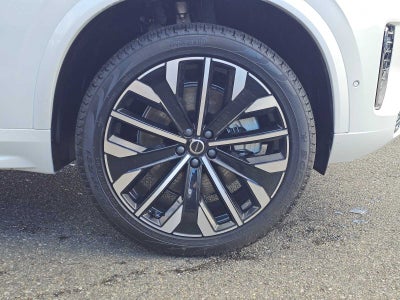 2025 Volvo XC90 Plug-In Hybrid Plus