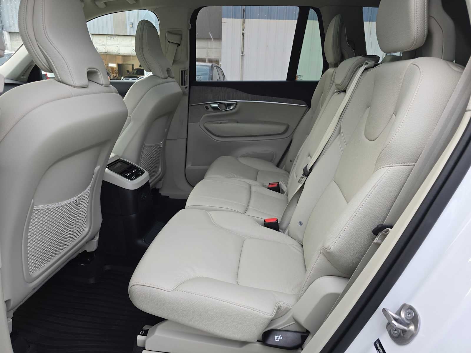 2025 Volvo XC90 Plug-In Hybrid Plus