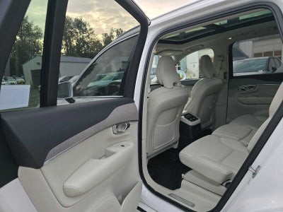 2025 Volvo XC90 Plug-In Hybrid Plus