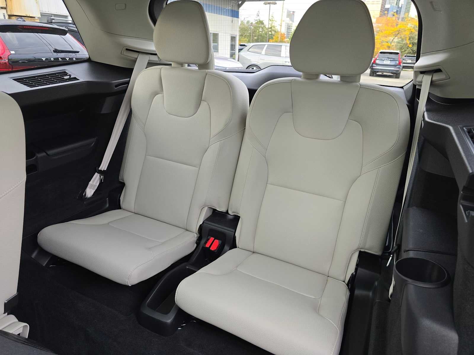 2025 Volvo XC90 Plug-In Hybrid Plus