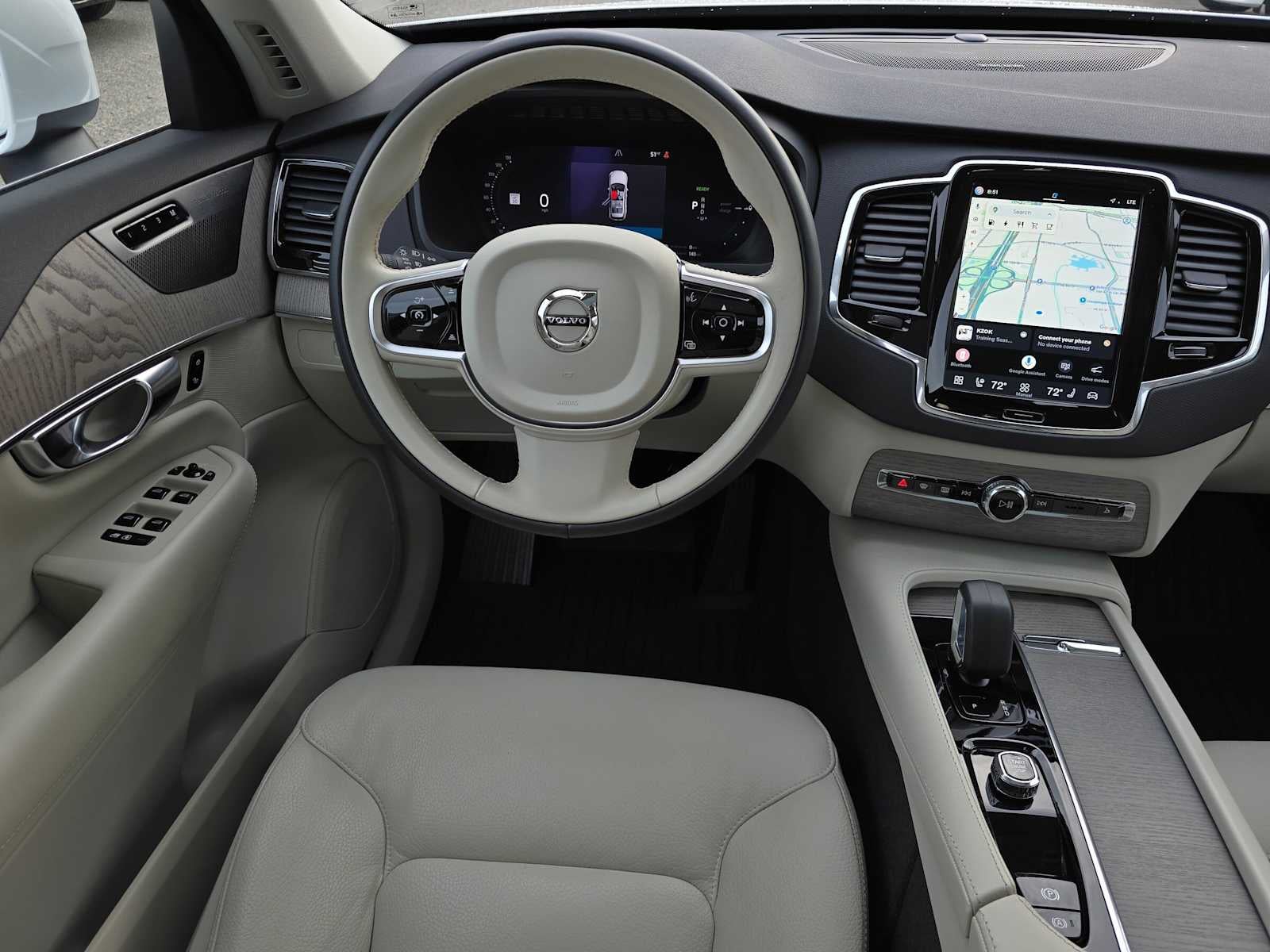 2025 Volvo XC90 Plug-In Hybrid Plus